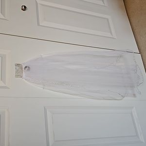 White Veil, Never Worn